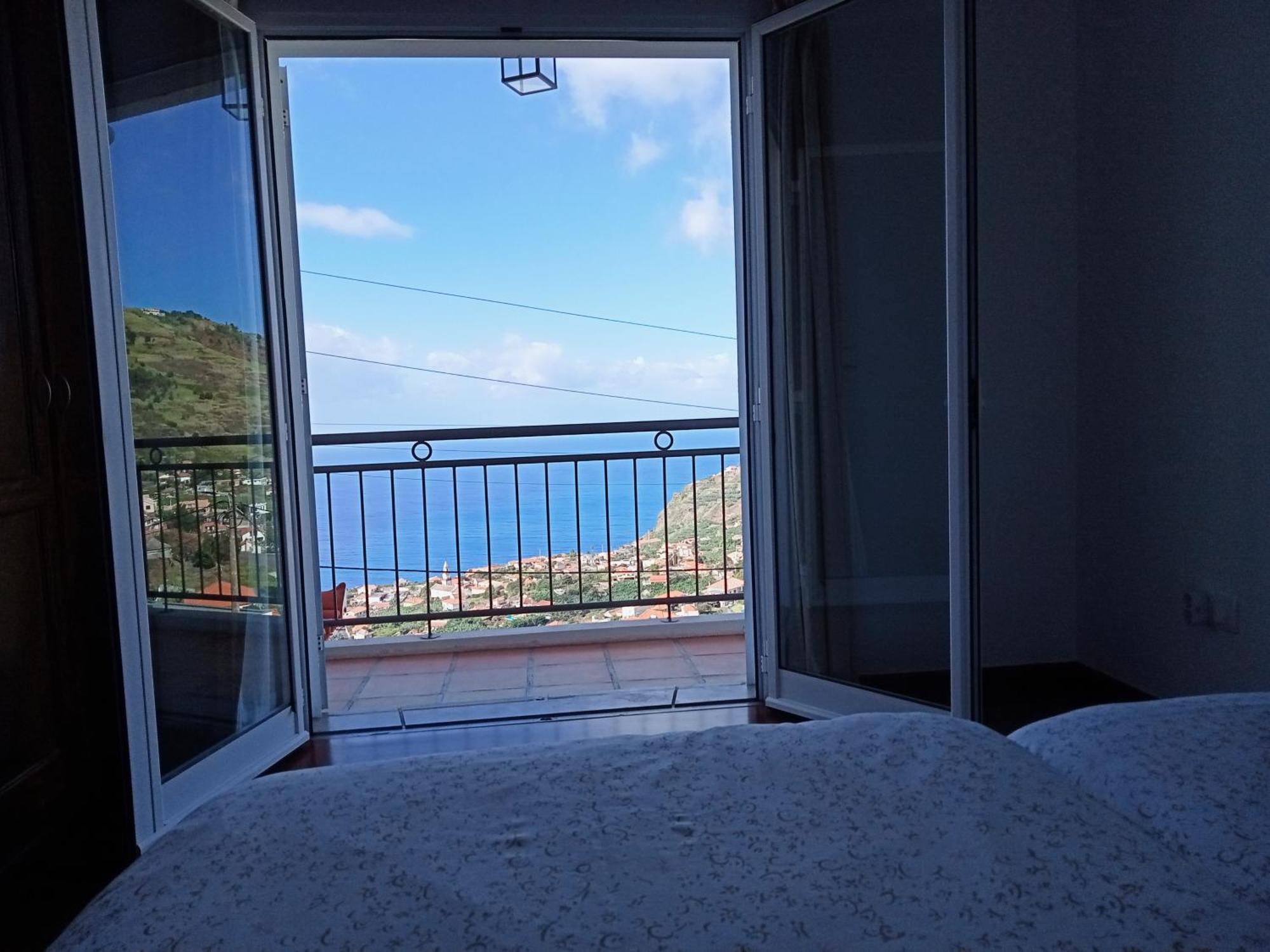 The Artist House Hotel Arco da Calheta  Room photo